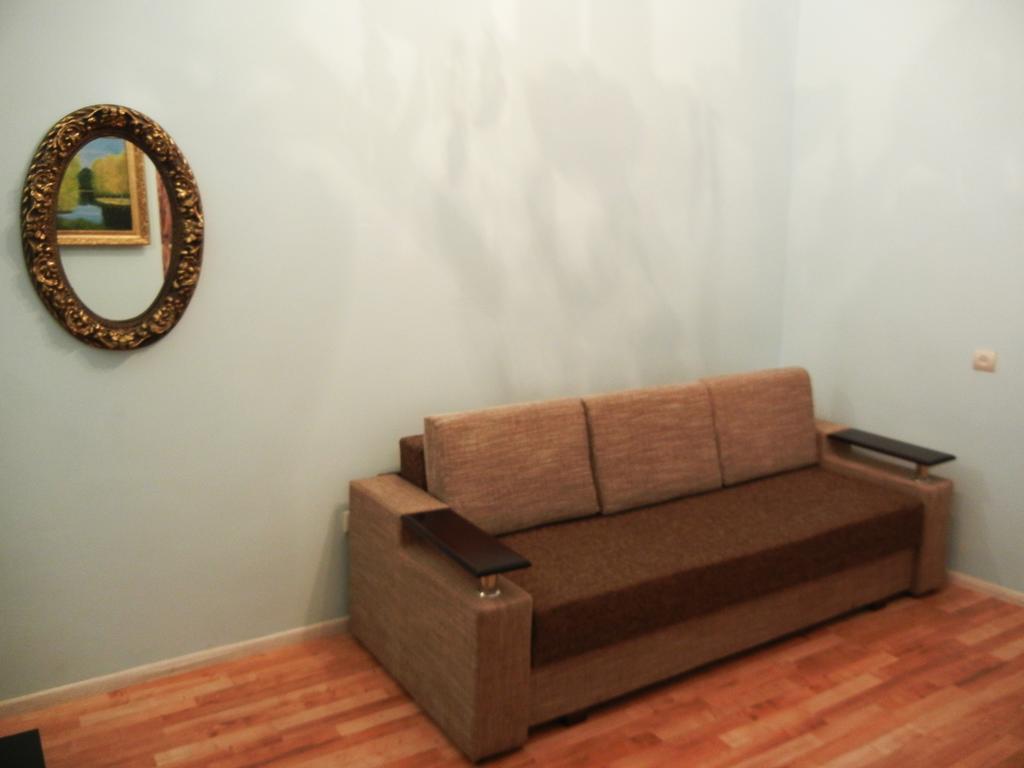 Apartment On Knyazya Romana 26 Center リヴィウ エクステリア 写真