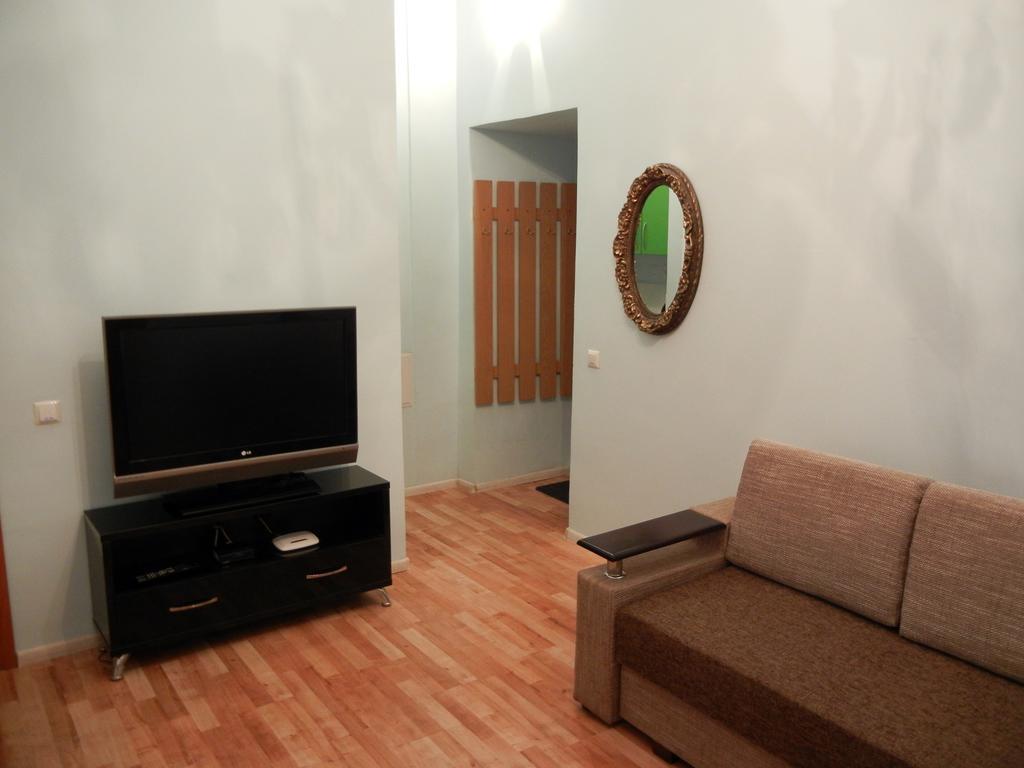 Apartment On Knyazya Romana 26 Center リヴィウ エクステリア 写真